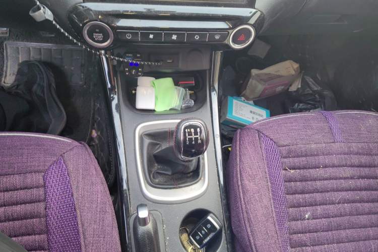 Used Cowin X3 2019 1.5L Manual Smart Edition Gear Lever