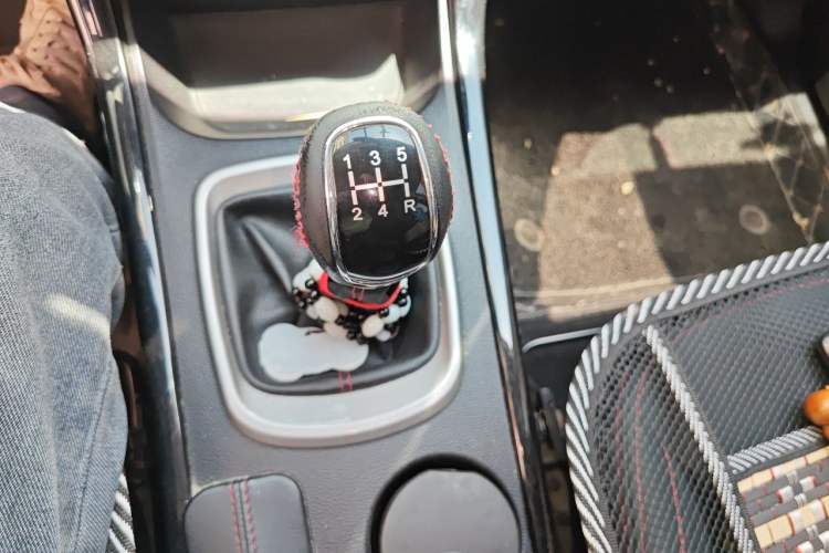 Used Cowin X3 2019 1.5L Manual Smart Edition Gear Lever