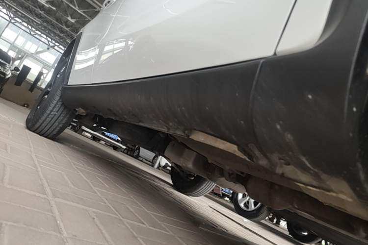 Used Cowin X3 2019 1.5L Manual Smart Edition Right Side Sill