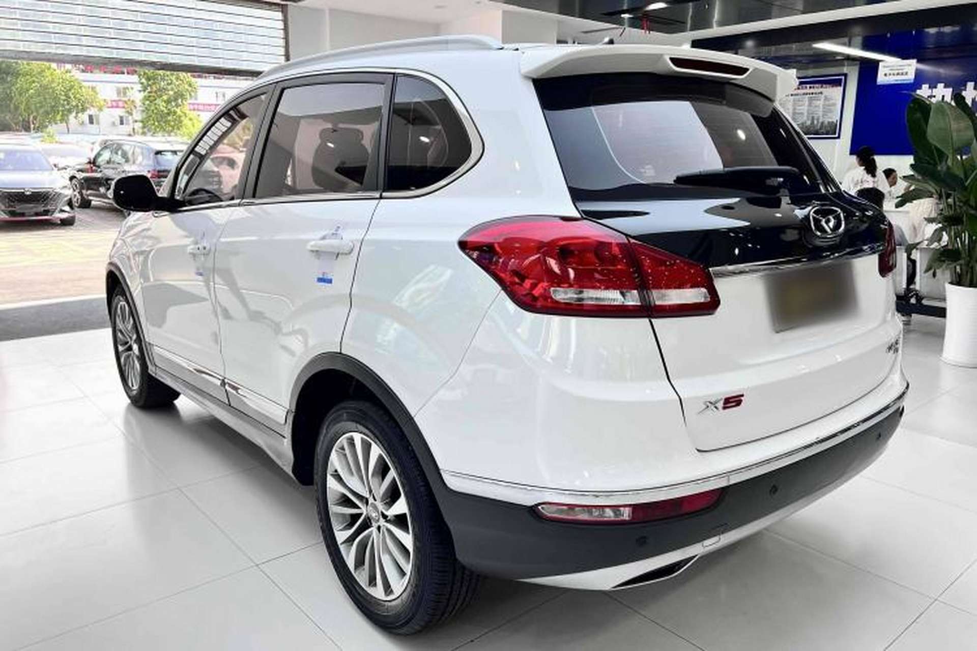 Used Cowin X5 2017 1.5T CVT Luxury Model Exterior 4