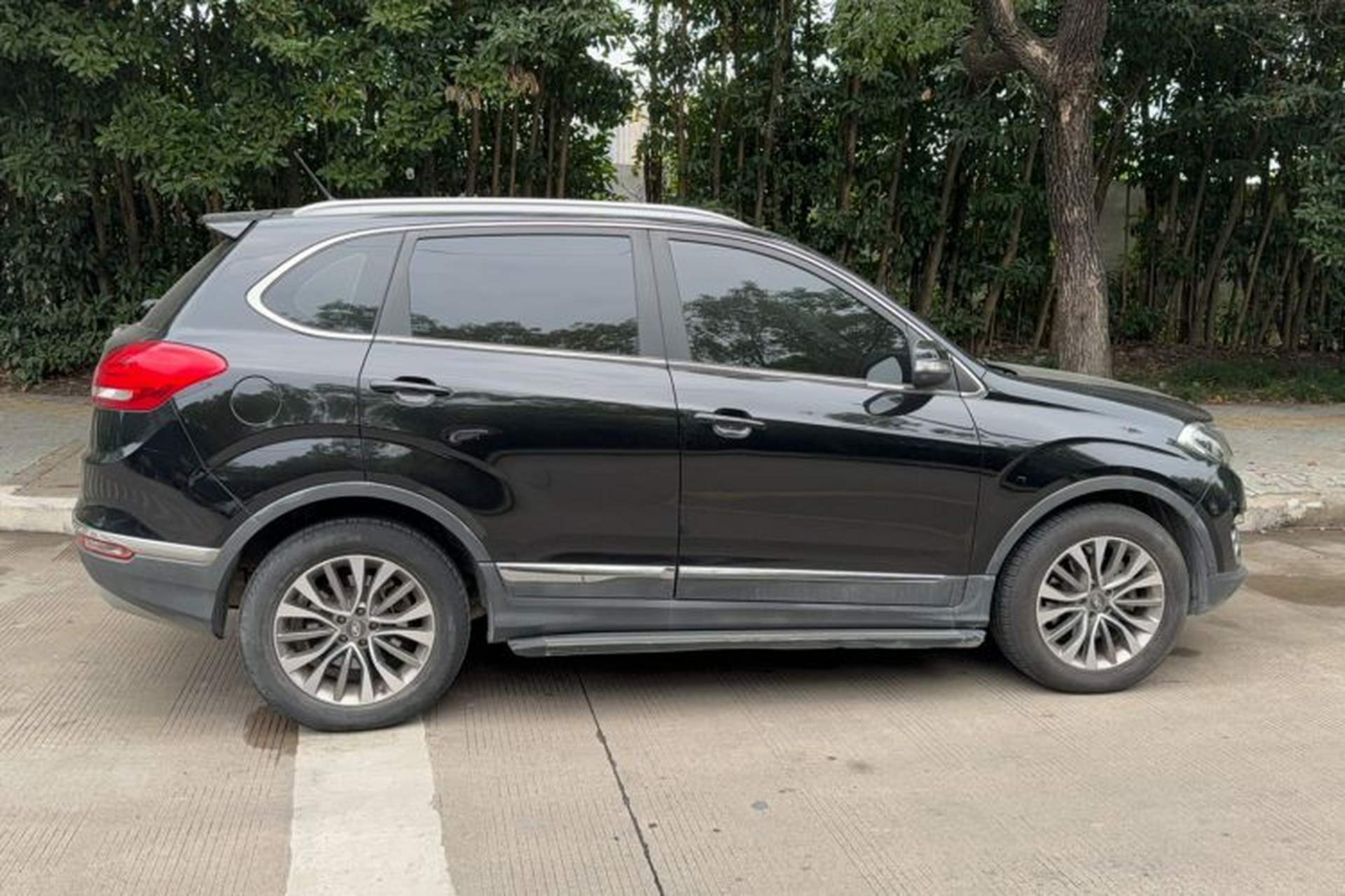 Used Cowin X5 2017 1.5T CVT Luxury Model Exterior 2