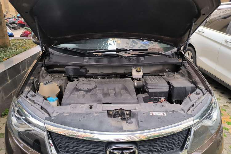 Used Cowin X5 2017 2.0L Manual Luxury Version Engine Bay