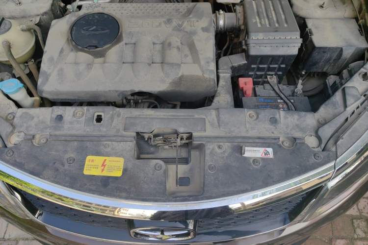 Used Cowin X5 2017 2.0L Manual Luxury Version Engine Bay