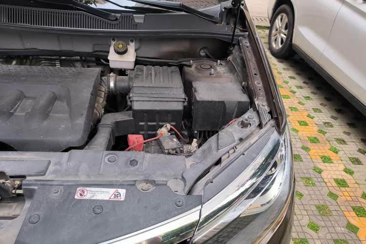 Used Cowin X5 2017 2.0L Manual Luxury Version Engine Bay Left