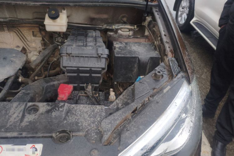 Used Cowin X5 2017 1.5T Manual Luxury Model Engine Bay Left
