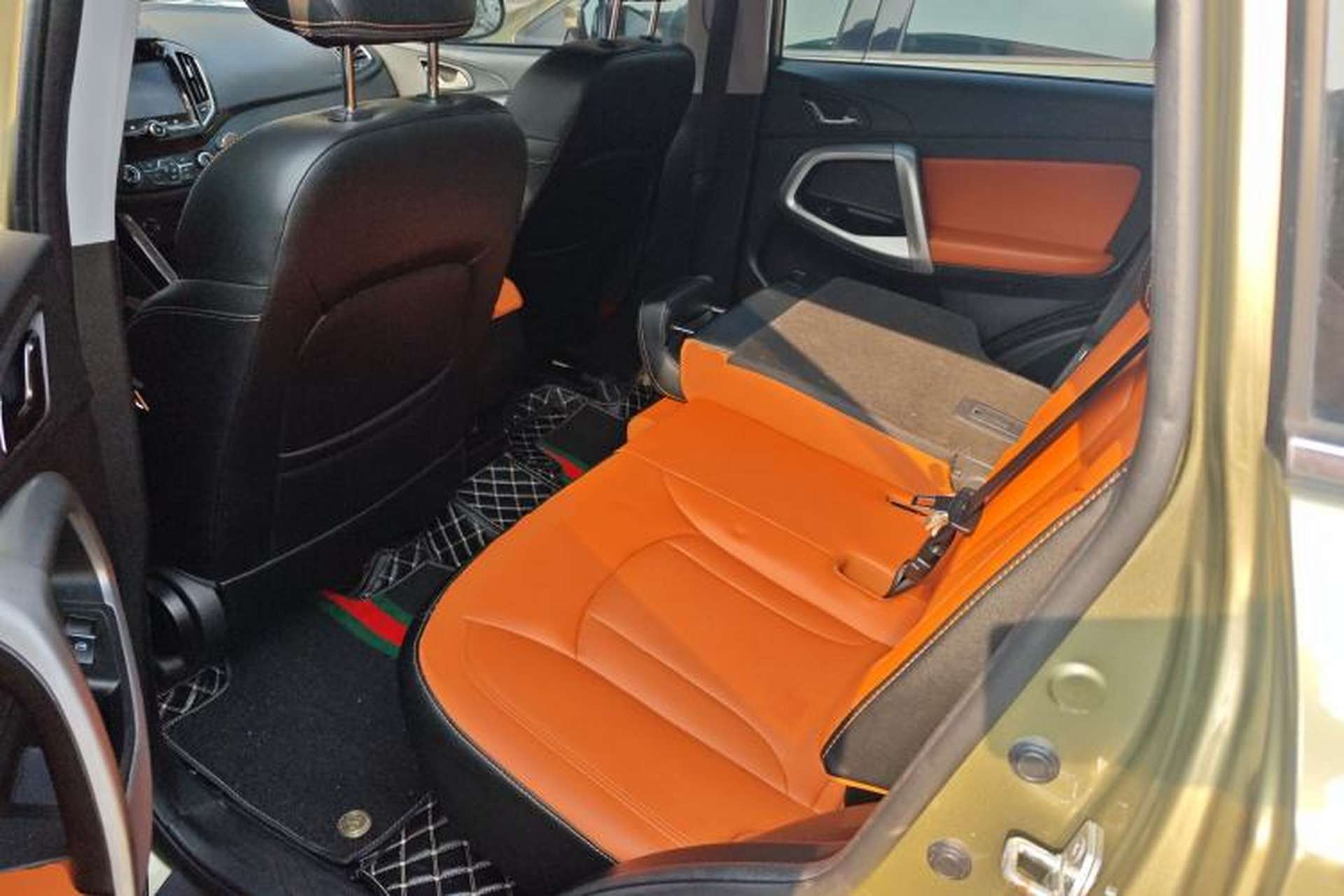 Used Cowin X5 2017 2.0L CVT Luxury Version Left Rear Seat