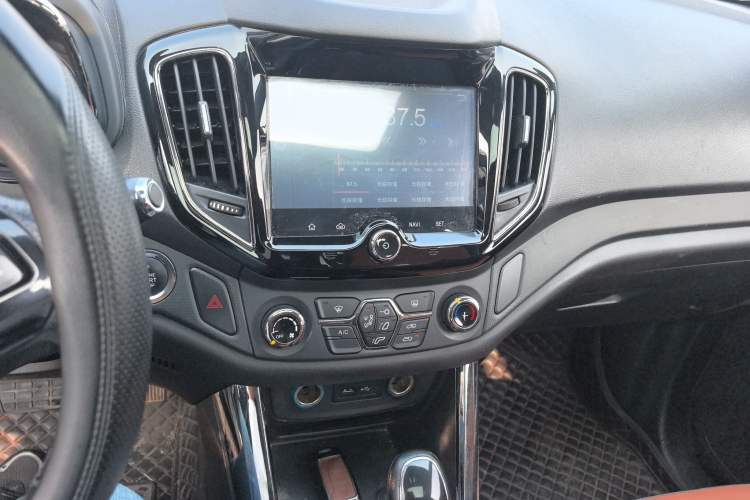 Used Cowin X5 2017 1.5T CVT Luxury Model Audio And AC Panel