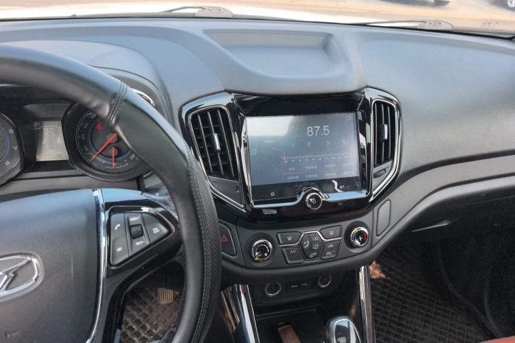 Used Cowin X5 2017 1.5T CVT Luxury Model Center Console