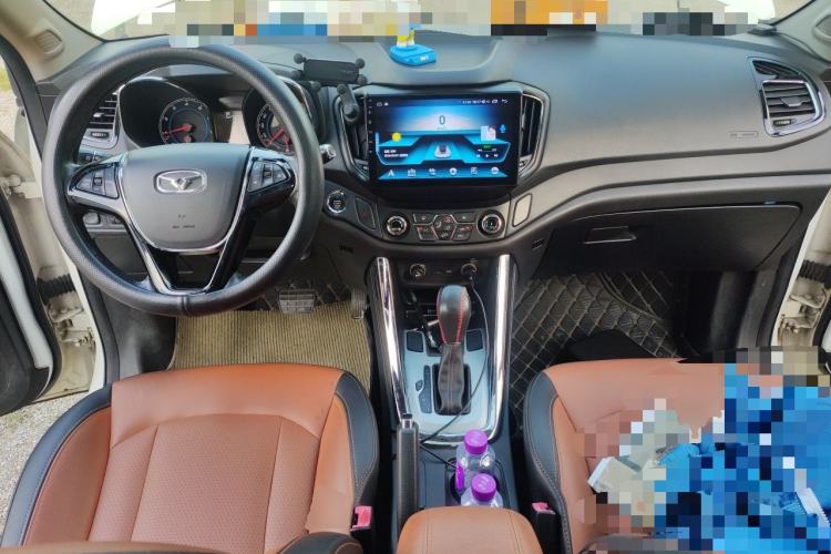 Used Cowin X5 2017 1.5T CVT Luxury Model Center Console