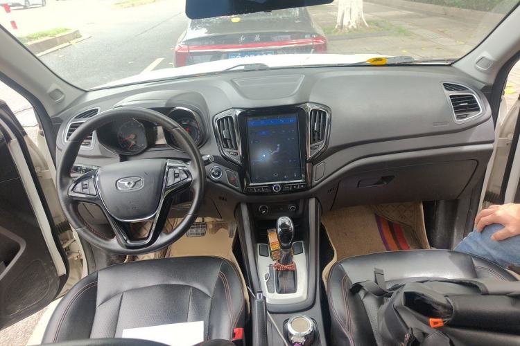 Used Cowin X5 2017 1.5T CVT Luxury Model Center Console