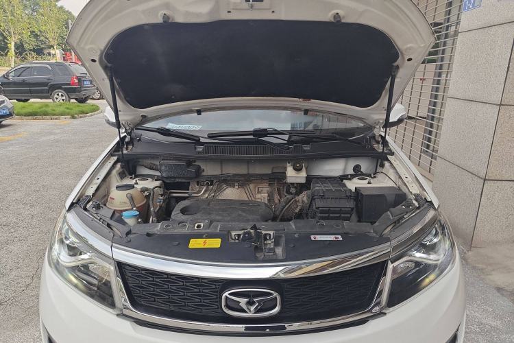 Used Cowin X5 2017 1.5T Manual Luxury Model Engine Bay