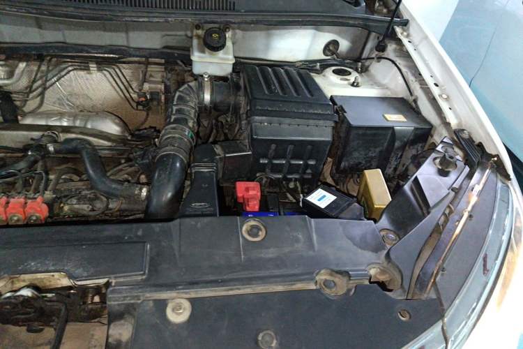 Used Cowin X5 2017 2.0L Manual Luxury Version Engine Bay Left