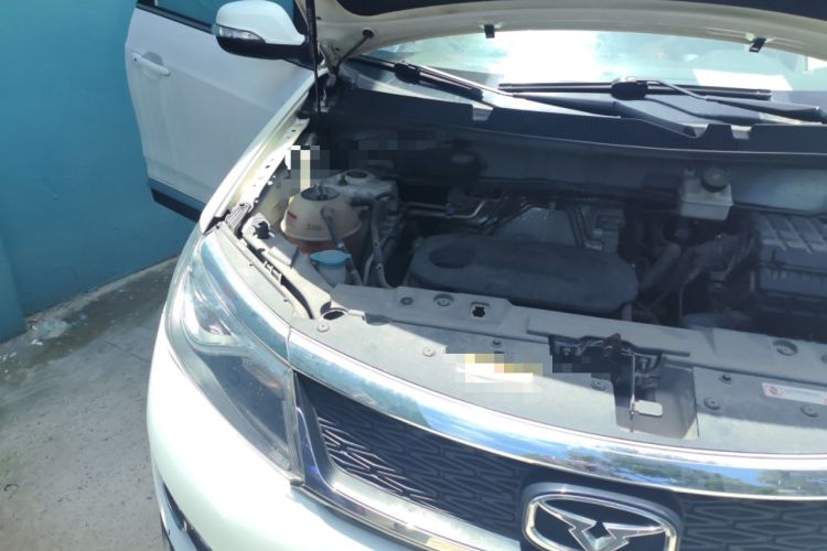 Used Cowin X5 2017 1.5T CVT Flagship Model Engine Bay Right