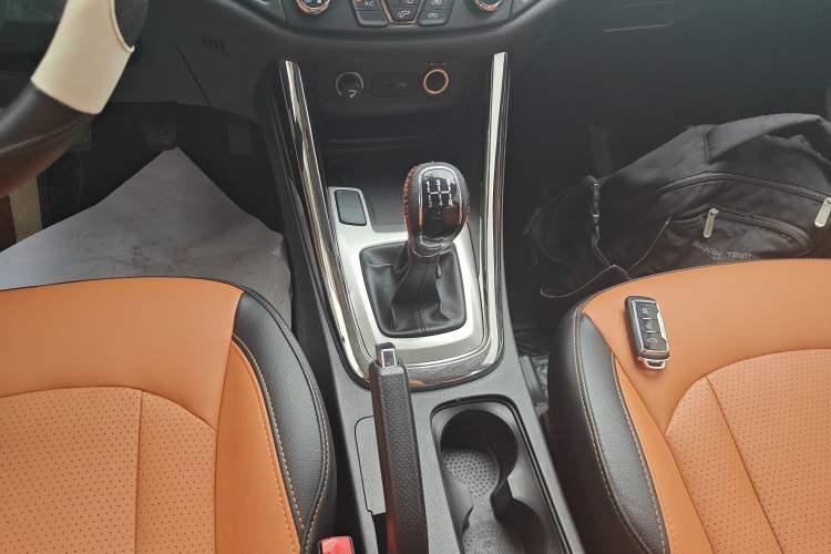 Used Cowin X5 2017 1.5T Manual Luxury Model Gear Lever