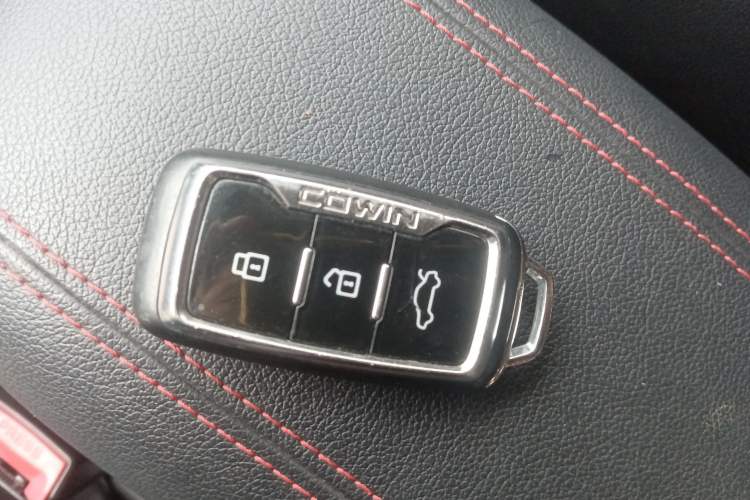 Used Cowin X5 2017 1.5T CVT Flagship Model Interior 1