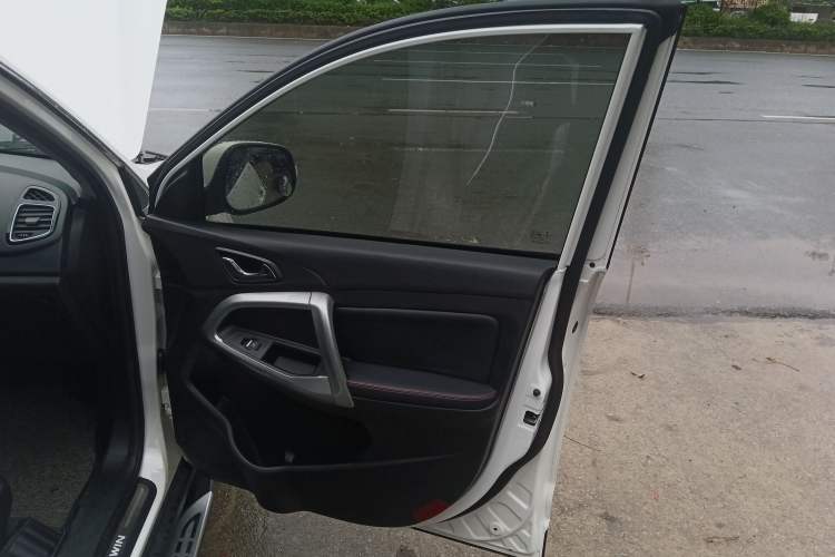 Used Cowin X5 2017 1.5T CVT Flagship Model Interior 2
