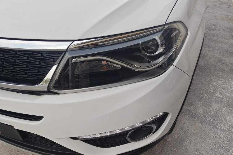 Used Cowin X5 2017 1.5T Manual Luxury Model Left Front Headlight