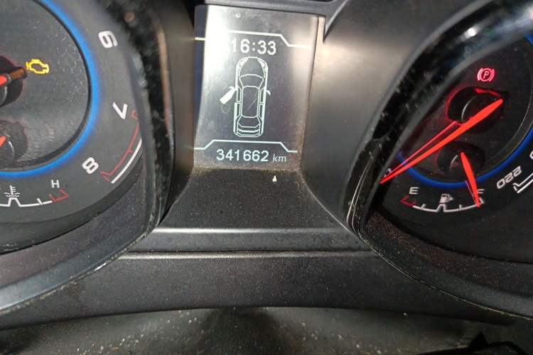 Used Cowin X5 2017 2.0L Manual Luxury Version Odometer Close Up
