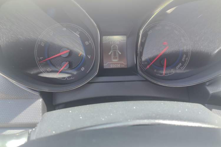 Used Cowin X5 2017 1.5T CVT Flagship Model Odometer Close Up