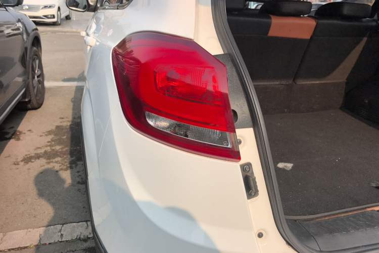 Used Cowin X5 2017 1.5T CVT Luxury Model Rear Left 45 Deg
