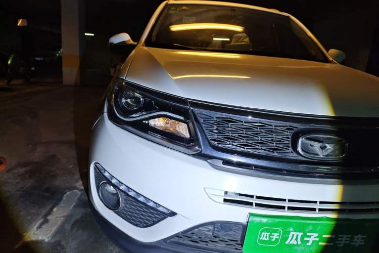 Used Cowin X5 2017 1.5T Manual Luxury Model Right Front Headlight
