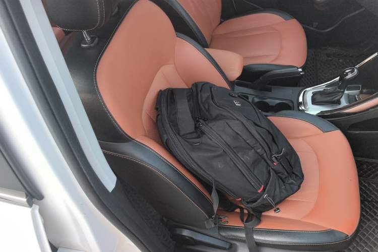 Used Cowin X5 2017 1.5T CVT Luxury Model Right Front Seat