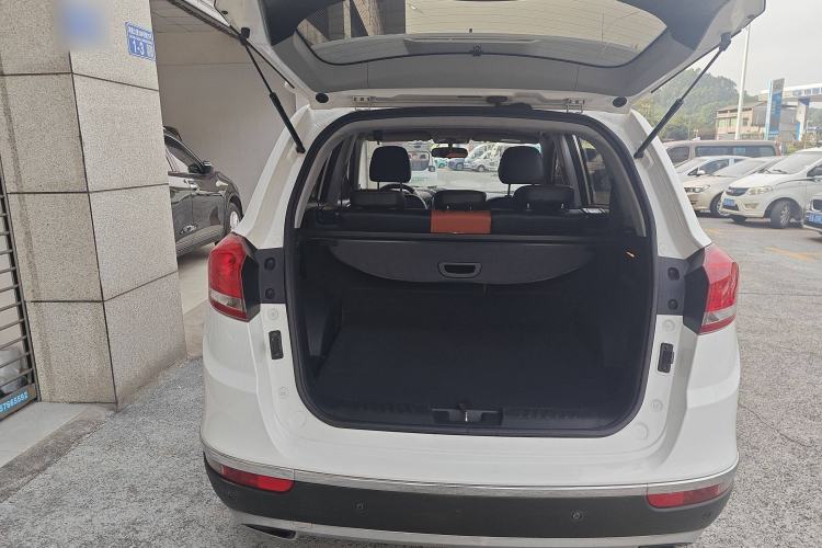 Used Cowin X5 2017 1.5T Manual Luxury Model Trunk