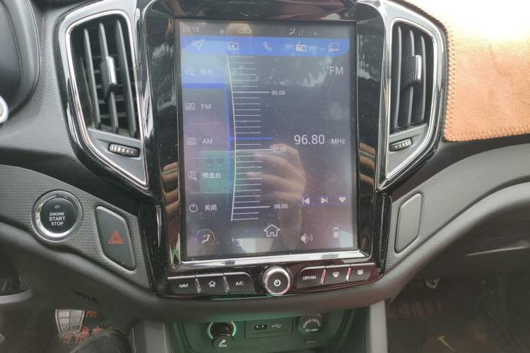 Used Cowin X5 2019 1.5T Manual Smart Edition China VI Standard Audio And AC Panel