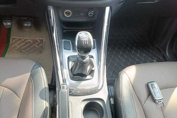 Used Cowin X5 2019 1.5T Manual Smart Edition China VI Standard Gear Lever