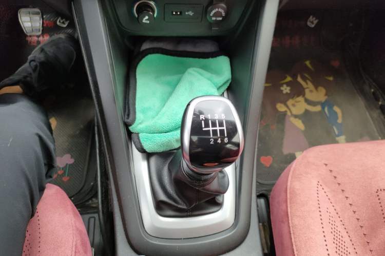 Used Cowin X5 2019 1.5T Manual Smart Edition China VI Standard Gear Lever