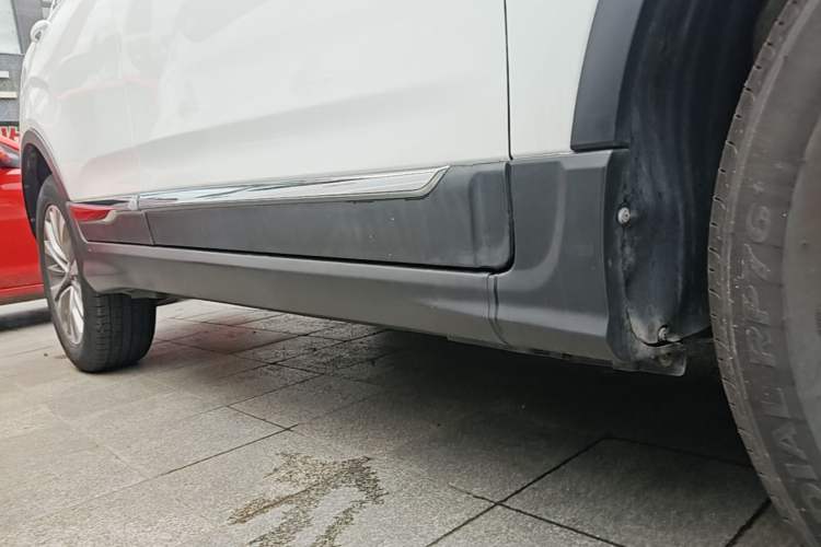 Used Cowin X5 2019 1.5T Manual Smart Edition China VI Standard Right Side Sill