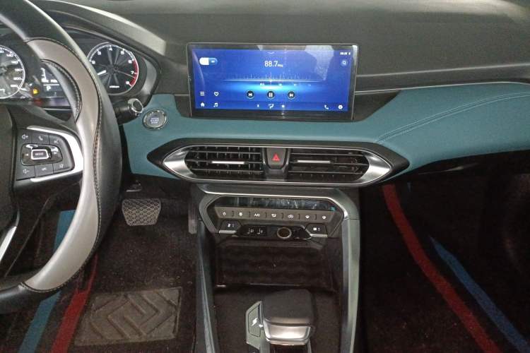 Used Cowin Xuandu 2024 1.5T CVT Luxury Edition Audio And AC Panel