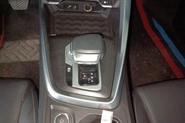 Used Cowin Xuandu 2024 1.5T CVT Luxury Edition Gear Lever