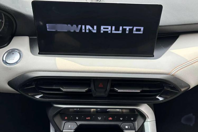 Used Cowin Xuandu 2021 1.5T CVT Zaqi Edition Audio And AC Panel