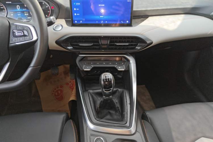 Used Cowin Xuandu 2021 1.5T Manual Comfort Edition Audio And AC Panel