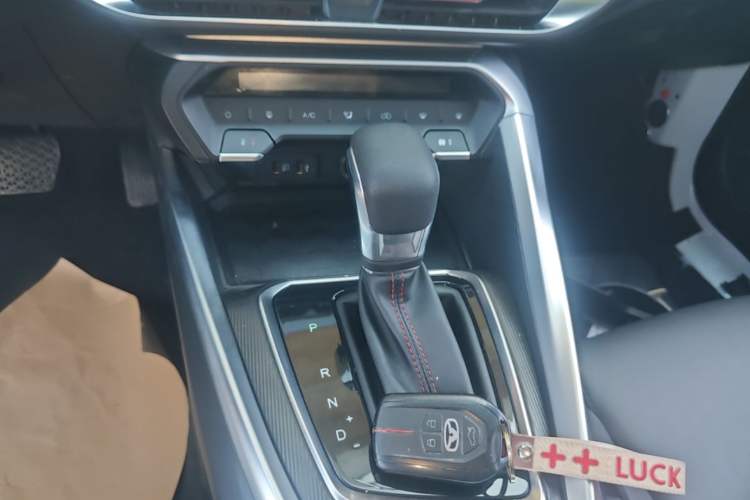 Used Cowin Xuandu 2021 1.5T CVT Xiongqi Edition Gear Lever