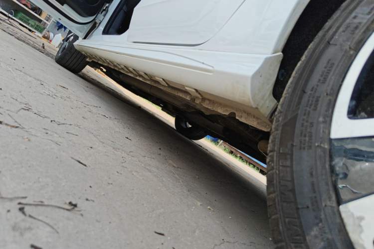 Used Cowin Xuandu 2021 1.5T Manual Comfort Edition Left Side Sill