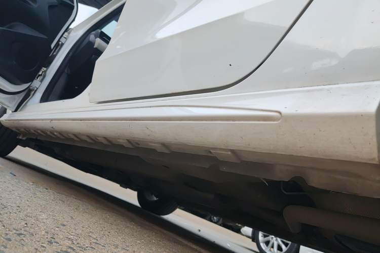 Used Cowin Xuandu 2021 1.5T CVT Zaqi Edition Left Side Sill