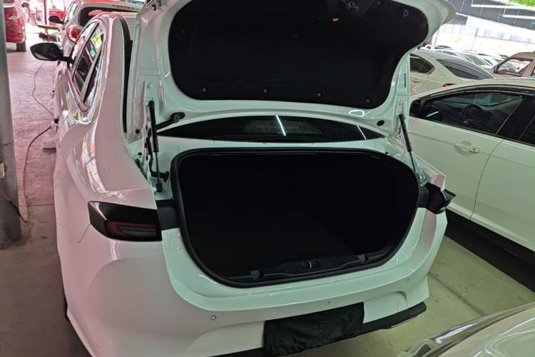 Used Cowin Xuandu 2021 1.5T CVT Zaqi Edition Trunk