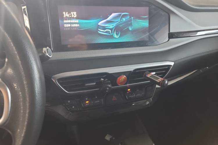 Used Cowin Xuanjie 2021 1.5L CVT Enjoyment Edition Audio And AC Panel