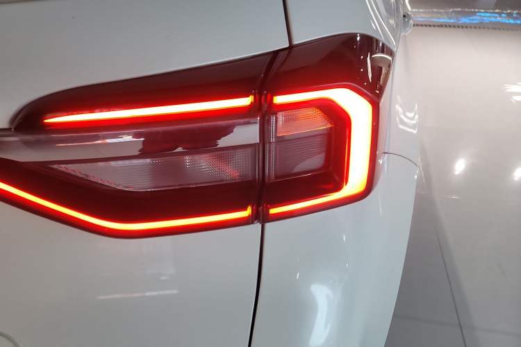 Used Cowin Xuanjie 2021 1.5L CVT Enjoyment Edition Right Rear Taillight