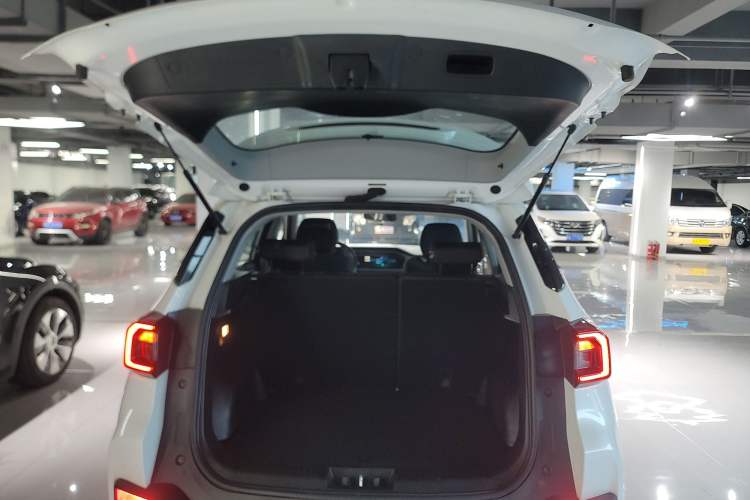 Used Cowin Xuanjie 2021 1.5L CVT Enjoyment Edition Trunk
