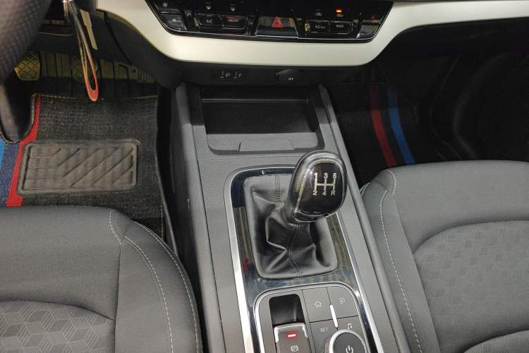 Used Cowin Xuanjie 2020 1.5L Manual Shang Gear Lever