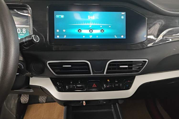 Used Cowin Xuanjie 2020 1.5L Manual Trendy Audio And AC Panel