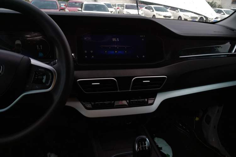 Used Cowin Xuanjie 2020 Revised Version 1.5L Manual - Yue Audio And AC Panel