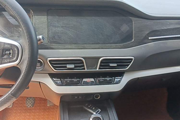 Used Cowin Xuanjie 2020 1.5L Manual Trendy Audio And AC Panel