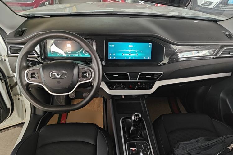 Used Cowin Xuanjie 2020 1.5L Manual Trendy Center Console