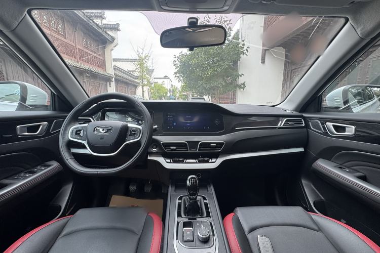 Used Cowin Xuanjie 2020 Revised Version 1.5L Manual Style Center Console