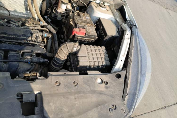 Used Cowin Xuanjie 2020 Revised Version 1.5L Manual - Yue Engine Bay Left