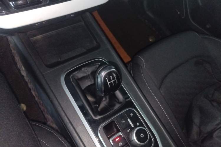 Used Cowin Xuanjie 2020 1.5L Manual Enjoy Gear Lever